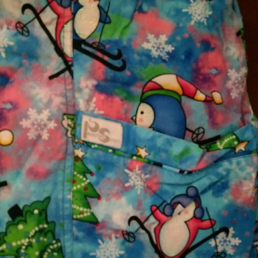 SCRUB TOP - Picture 2 of 3